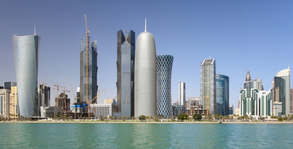 قطر  صائدة الصفقات العالمية