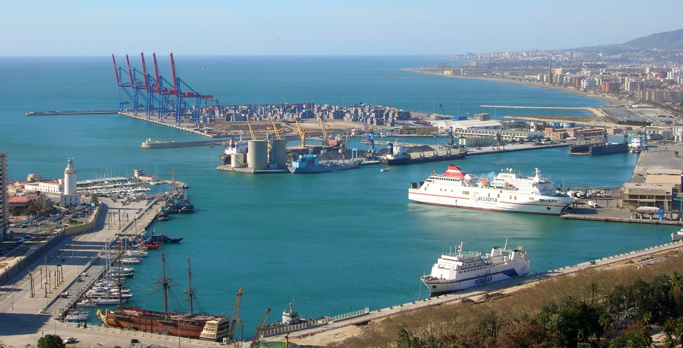 الإمارات تدعم ميناء طنجة 