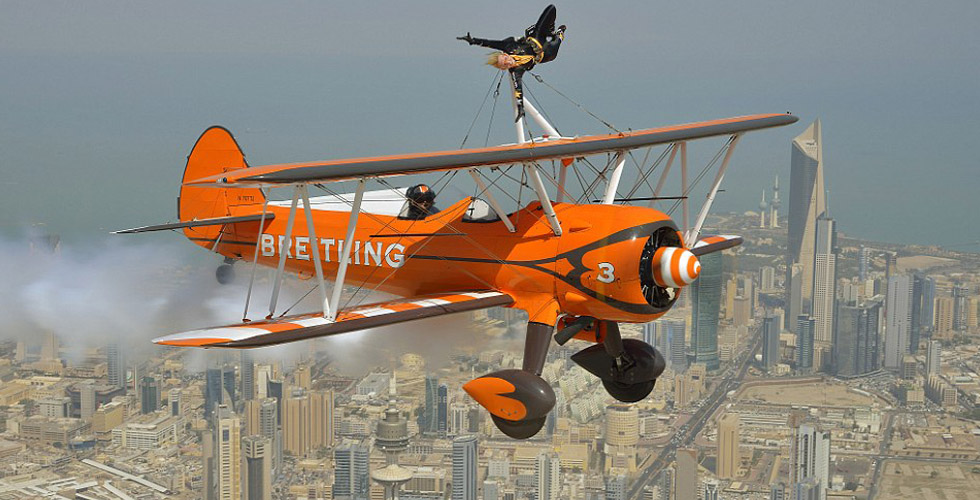 Breitling  في سماء دبي