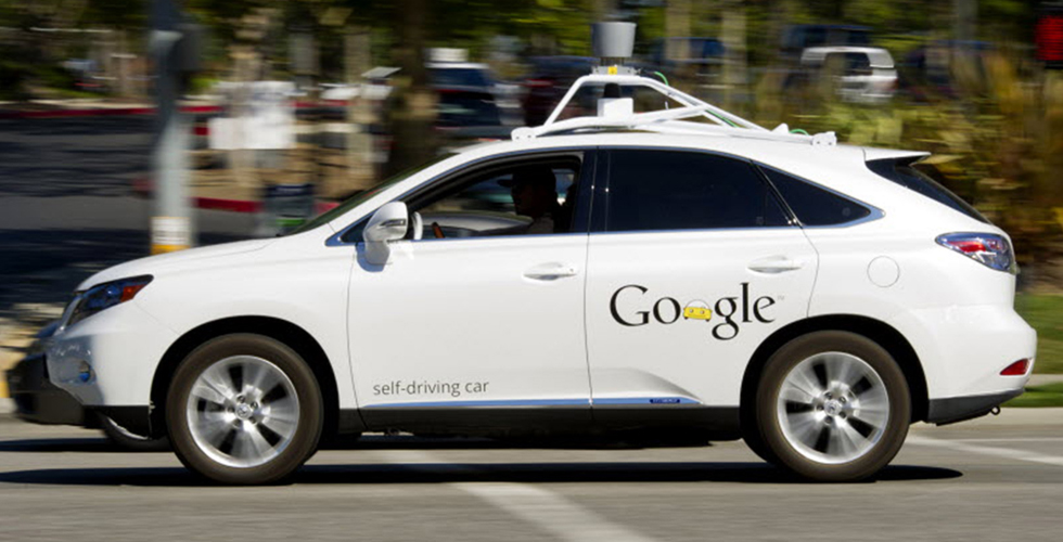 جوجل السبّاقة  تطلق سيارة ذاتية القيادة