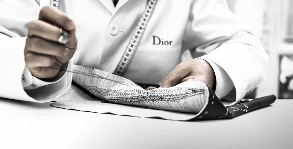 مراحل تصنيع سترات Dior:الفن الخلّاق 