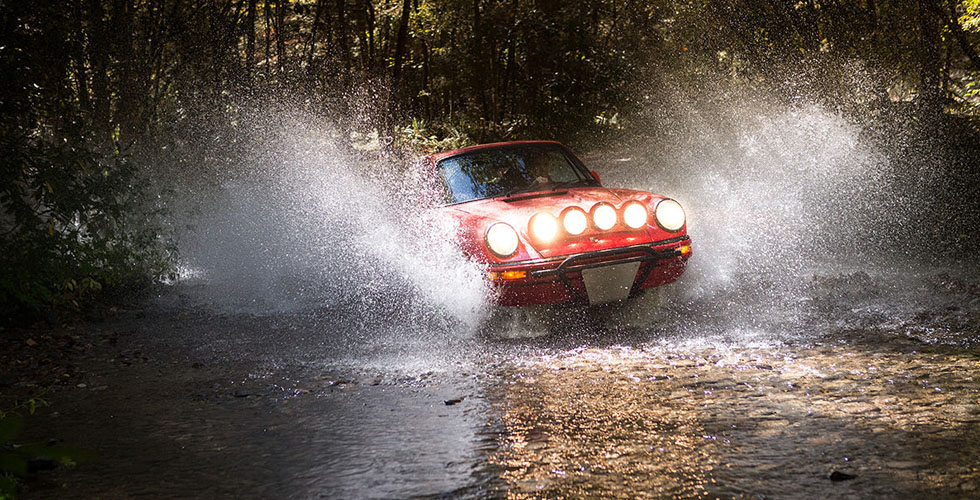 Porsche 911 Safari تجتاح المياه