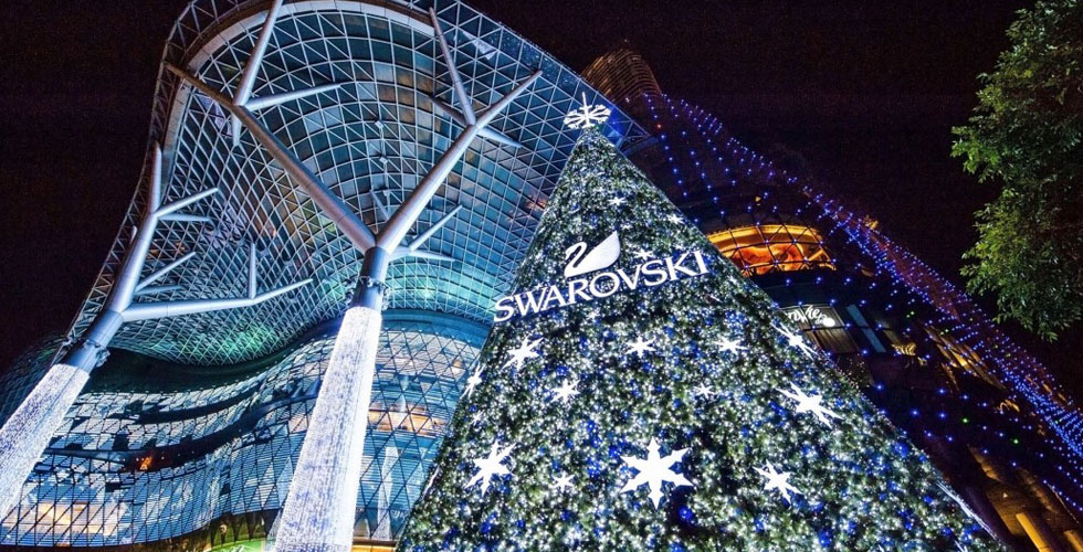 شجرة ميلاد بحلّة Swarovski 