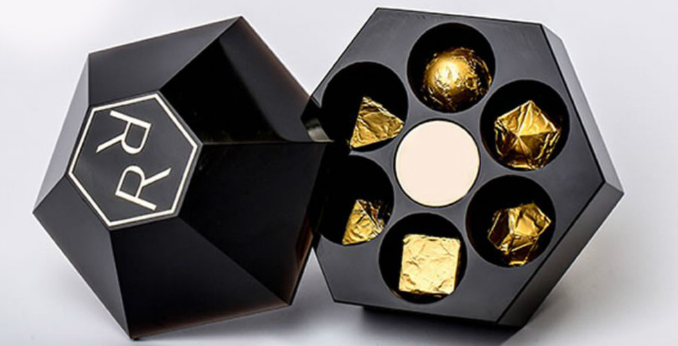 مجموعة شوكولا مرصّعة بالذهب 