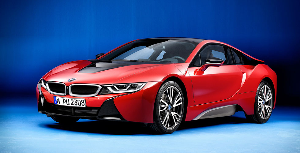 BMW i8  الحمراء في معرض جنيف