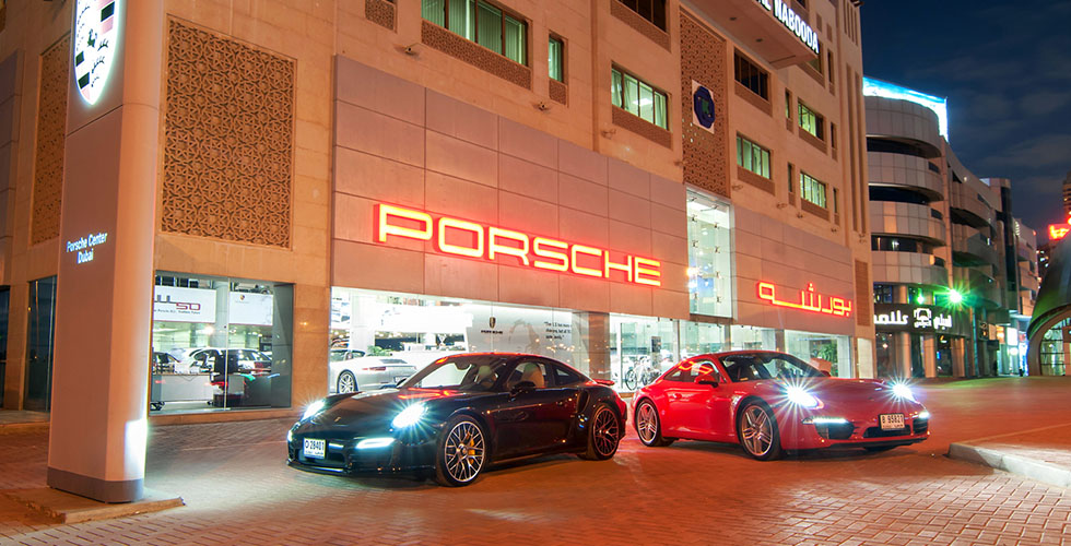 Porsche  911 حطّت في دبي