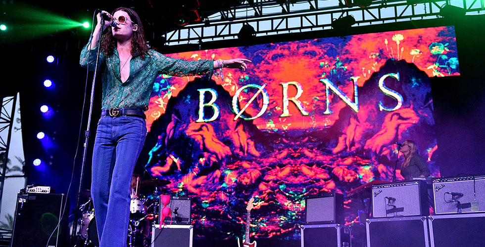 BØRNS وتأثّره بملابس Gucci 