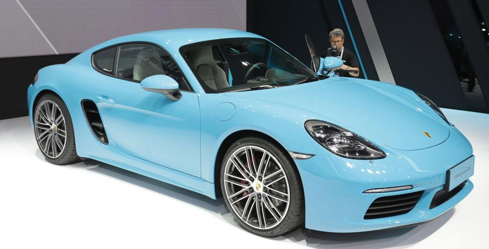 718 Cayman  بأربع أسطوانات