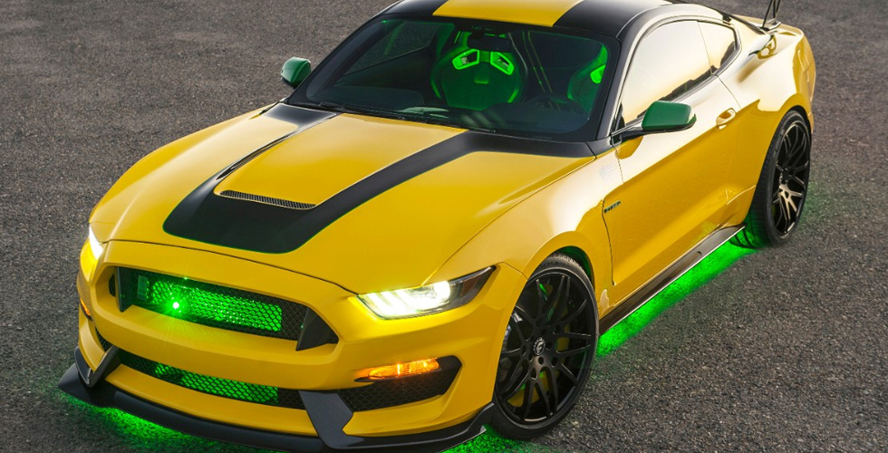 Mustang  صفراء لمحبّي الطّيران