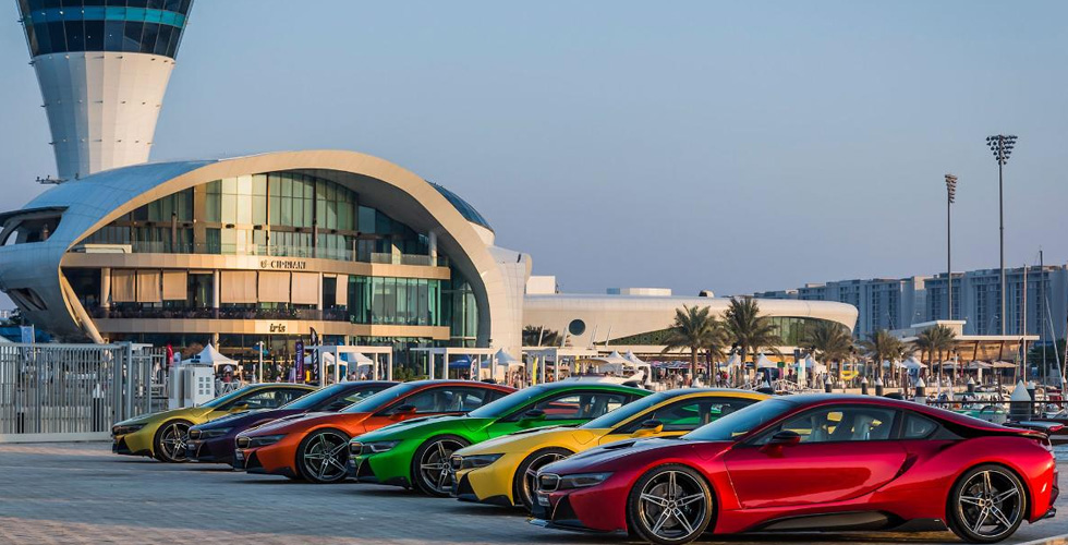  ألوانٌ حصريّة لل BMW i8  في أبو ظبي