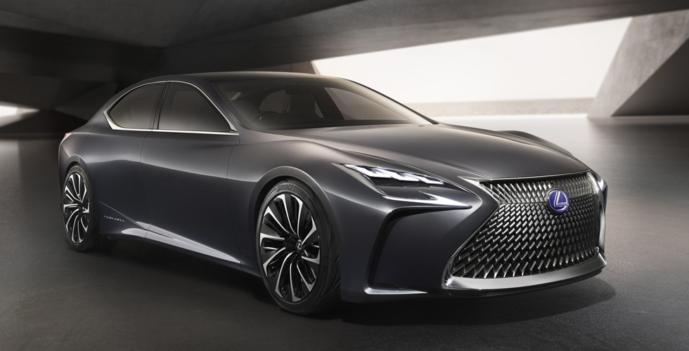 Lexus LS  إلى معرض أميركا