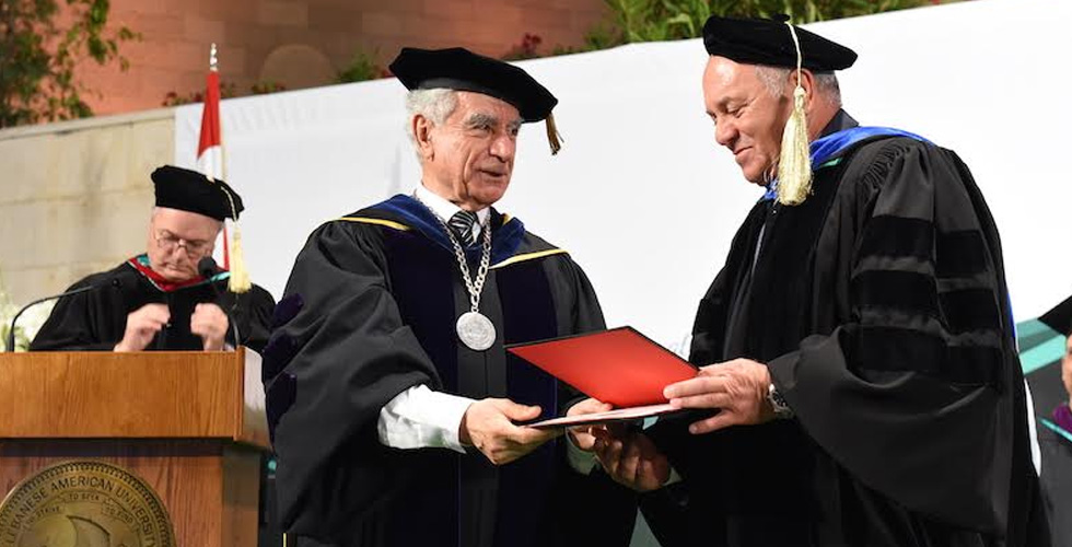 جوزيف غصوب يكرّم بمنحه دكتوراه فخرية في جامعة LAU