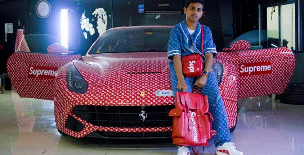 عشق Louis Vuitton على Ferrari  