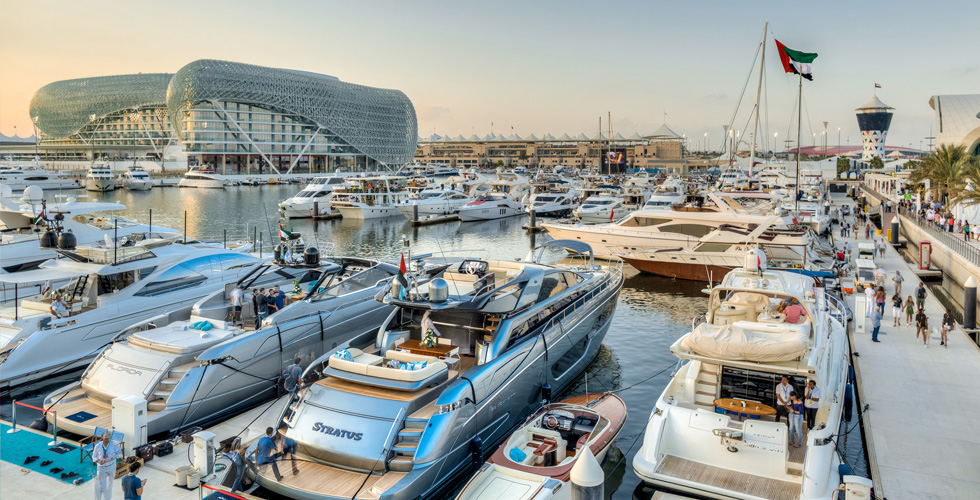 أبحروا بقواربكم إلى Yas Marina  