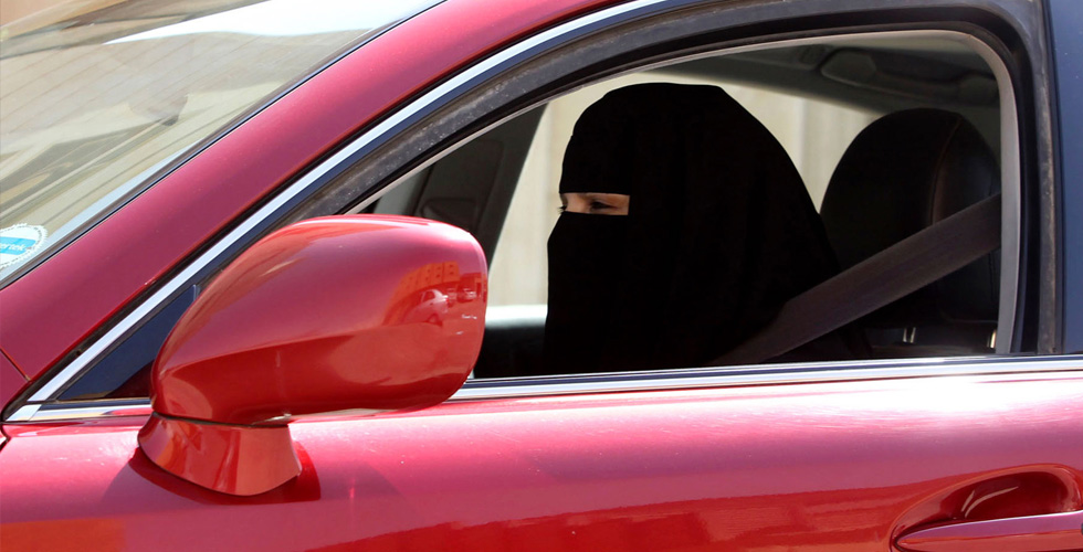  فوائد قيادة المرأة السيارة في السعودية