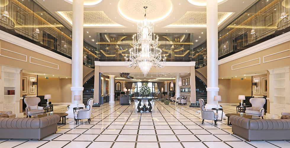 السباقون: فندق ديوكس دبي أفضل فندق جديد في العالم