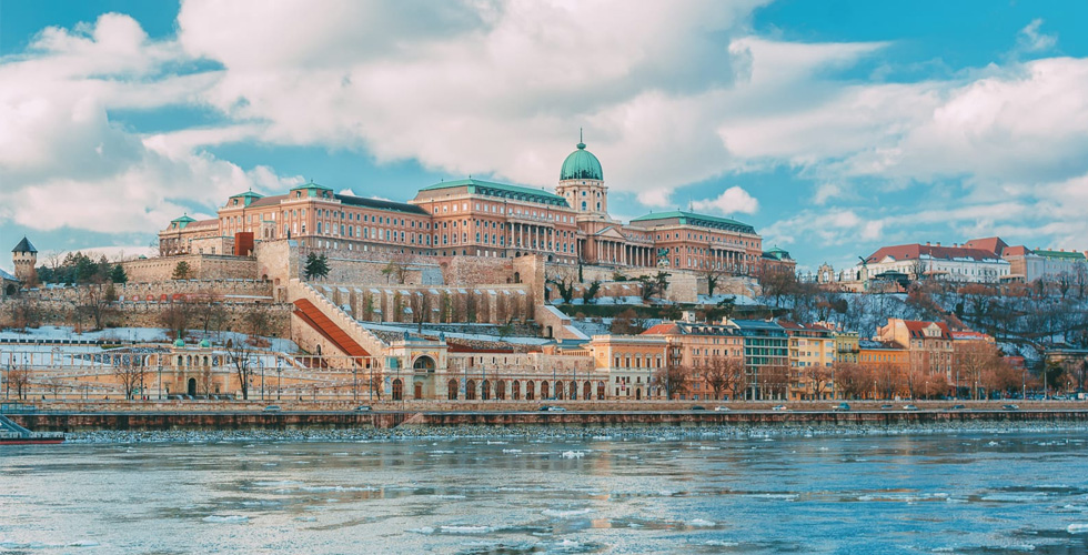 لا تتردد في السفر الى بودابست الرائعة