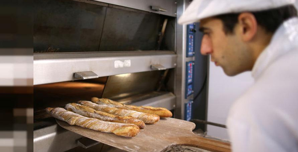 الملحُ في الباغيت يعرّض الصناعة الغذائية في فرنسا للخطر