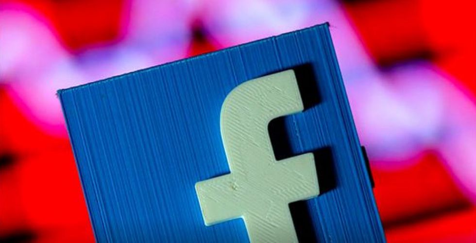 فيسبوك تنافس في ساعات الرعاية الصحية