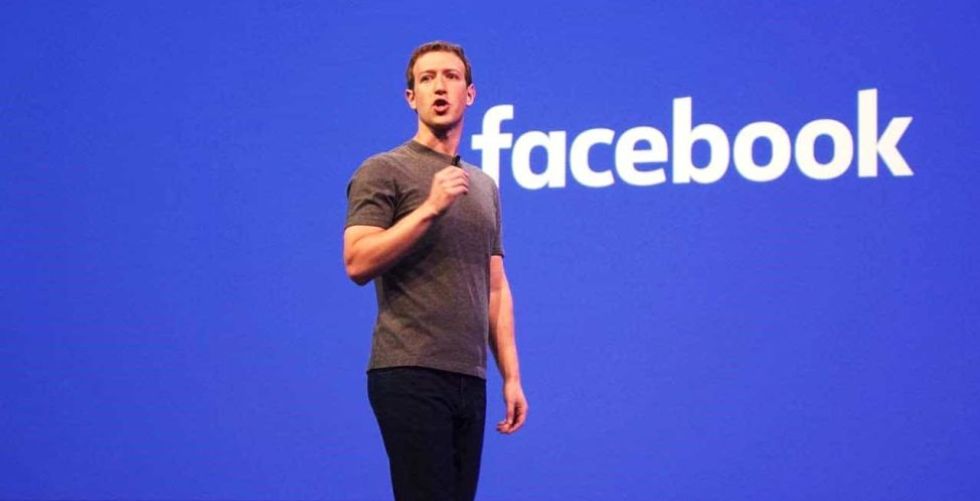 زوكربيرغ ومساعده الذكي