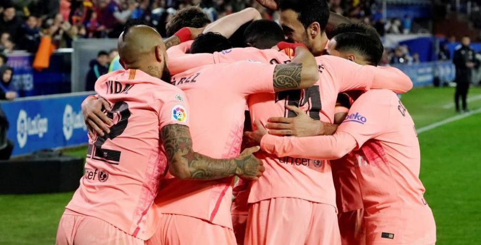 هل يُتوّج برشلونة بطل الكرة الاسبانية؟