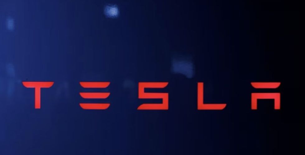 تسلا تستثمر ملياري دولار في إكس إيه.آي