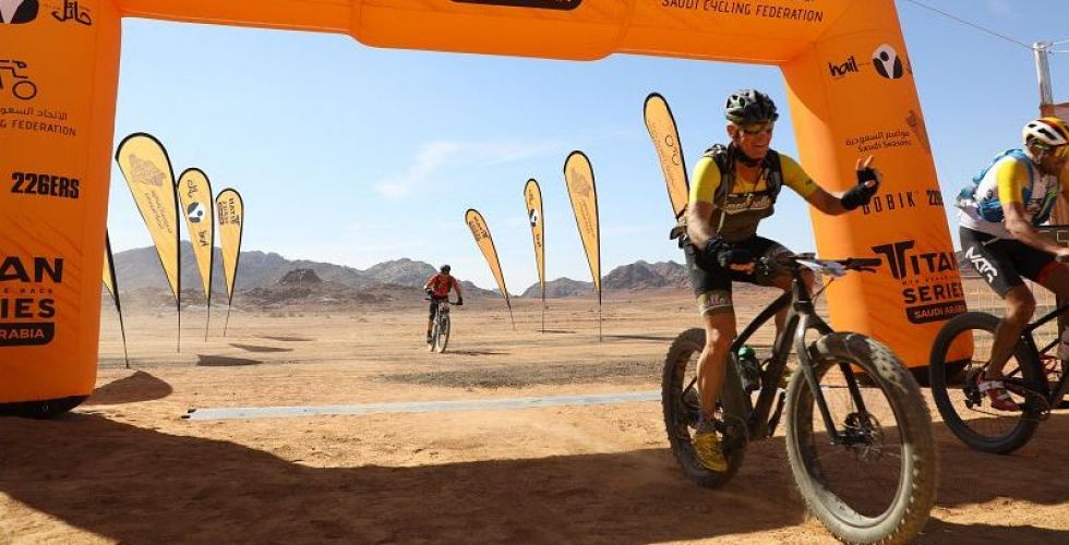 أوسكار بيجور يتصدر سباق الدراجات الصحراوية