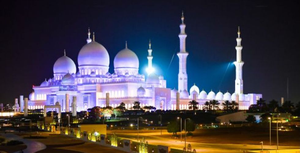 جامع الشيخ زايد الكبير في أبوظبي :تعميق الثقافة الاسلامية