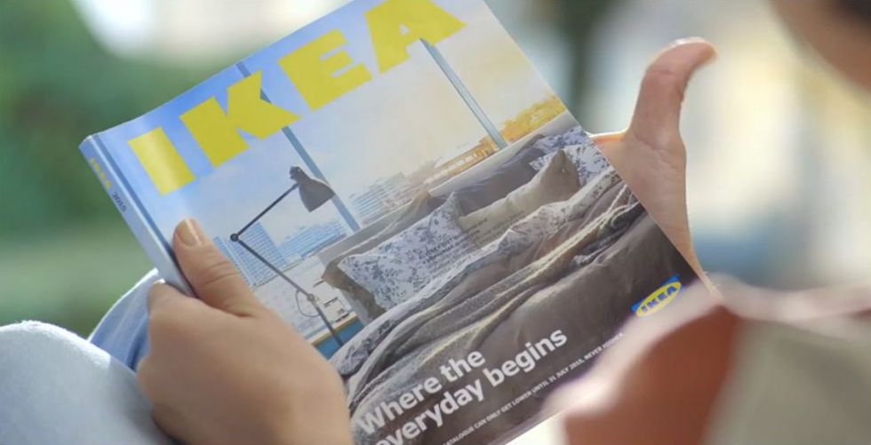 IKEA تسخر بلا رحمة من إعلانات شركة آبل  