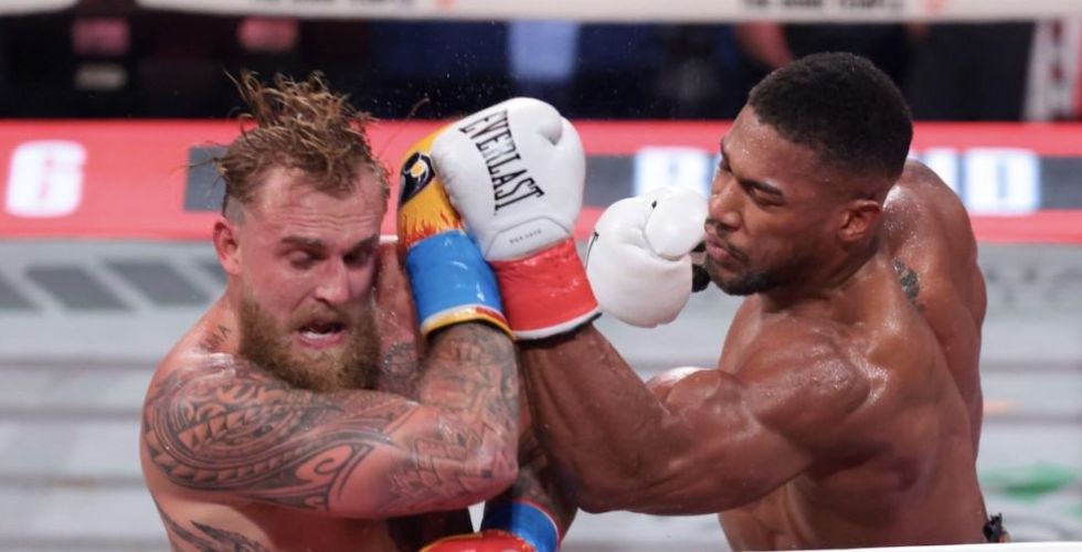 جوشوا يعيد بول لأرض الواقع بضربة قاضية