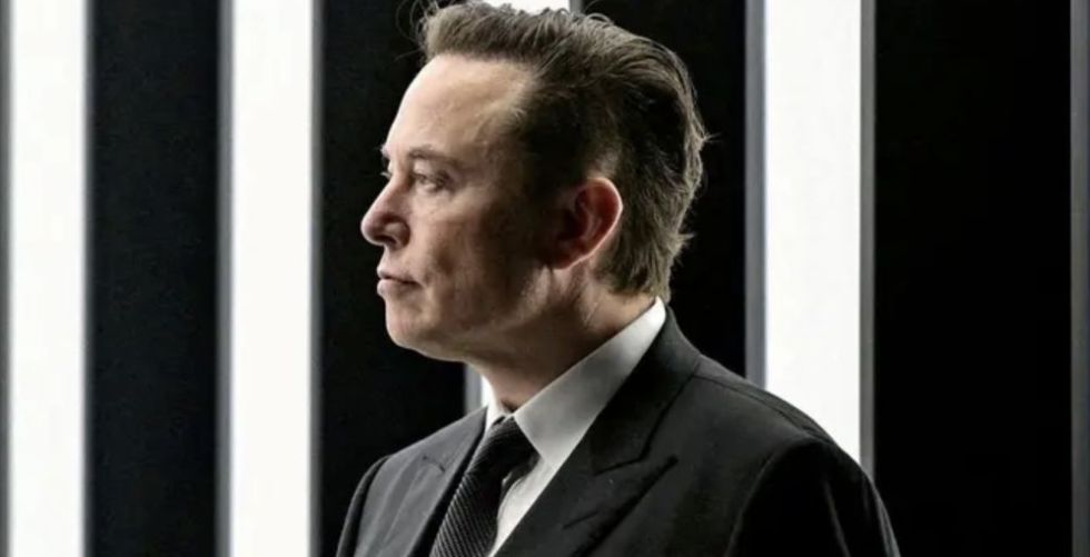 ماسك سيبني مدينتين على القمر والمريخ