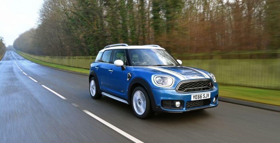 MINI Countryman الجديدة كلياً تلفت الأنظار في معرض قطر للسيّارات