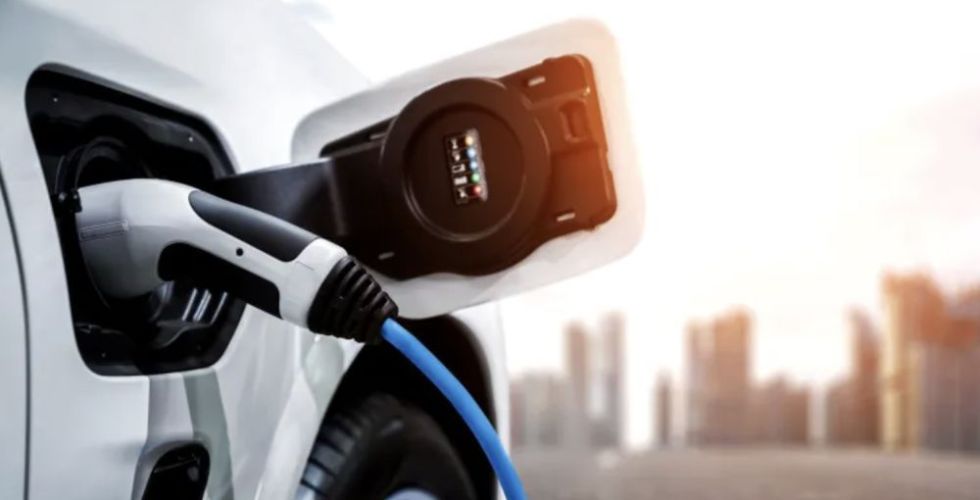 السيارات الكهربائية بين التمني والبني التحتية