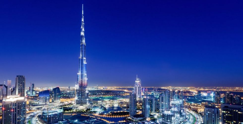 برج خليفة ناطحة سحاب في قلب دبي 