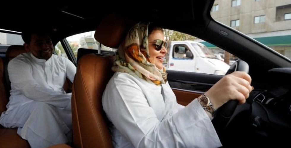 أسهم التأمين في السعودية ترتفع بعد قيادة المرأة