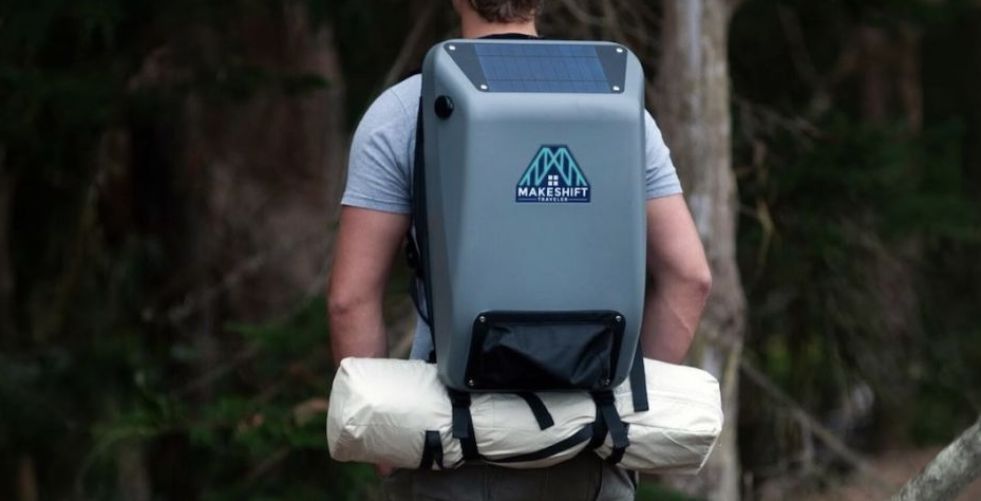 حقيبة ظهر تعمل بالطاقة الشمسية 