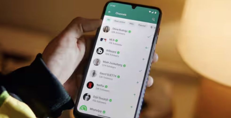 واتساب يرفع سقف الأمان