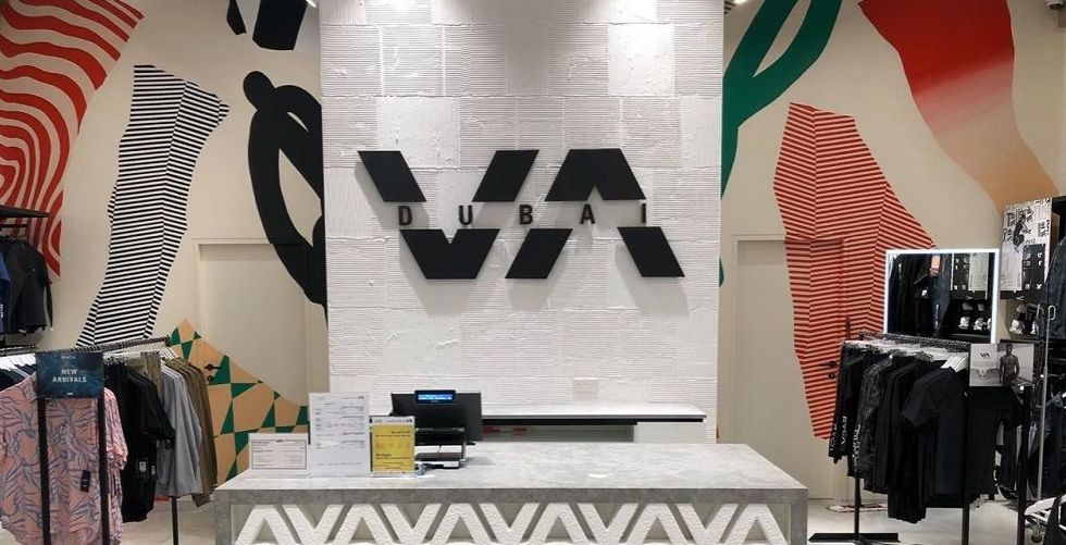  RVCA في مبادرة سبّاقة لمفهوم التجزئة في الإمارات في دبي مول.