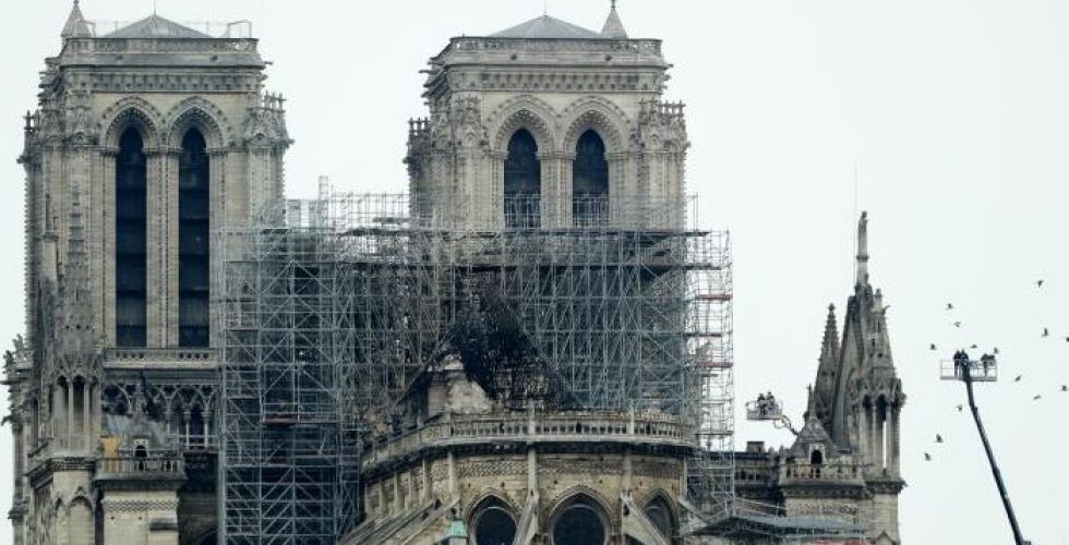 ترميم كاتدرائية نوتردام يدخل مرحلة خطرة