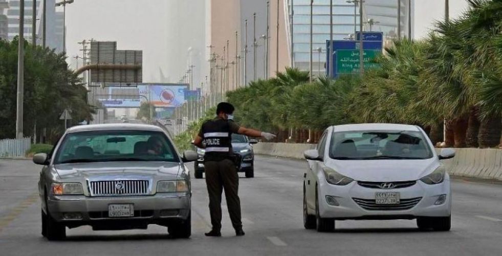 السعودية ترفع جزئيا حظر التجول وتبقيه في مكة