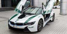 شرطة دبي تضيف BMW i8 إلى اسطولها 