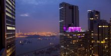 فندق W Hong Kong يقدم أفخر الإقامات 