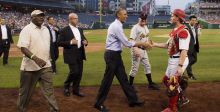 أوباما يفاجئ المشاركين في مباراة البيسبول