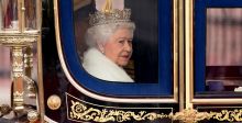 الملكة البريطانية ترفض في عيدها الملكي المال 