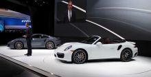 ما جديد Porsche في معرض ديترويت؟