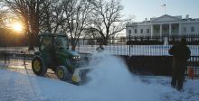 الثلج يسيطر على واشنطن ونيويورك