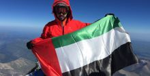 البهزاد يرفع علم الإمارات عالياً 