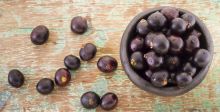 ٥ فوائد صحية لفاكهة توت الأكاي