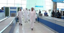 حاكم دبي في المطار مطمئنا