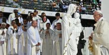 البابا يختم القداس بالتعبير عن سروره بوجوده في دار زايد